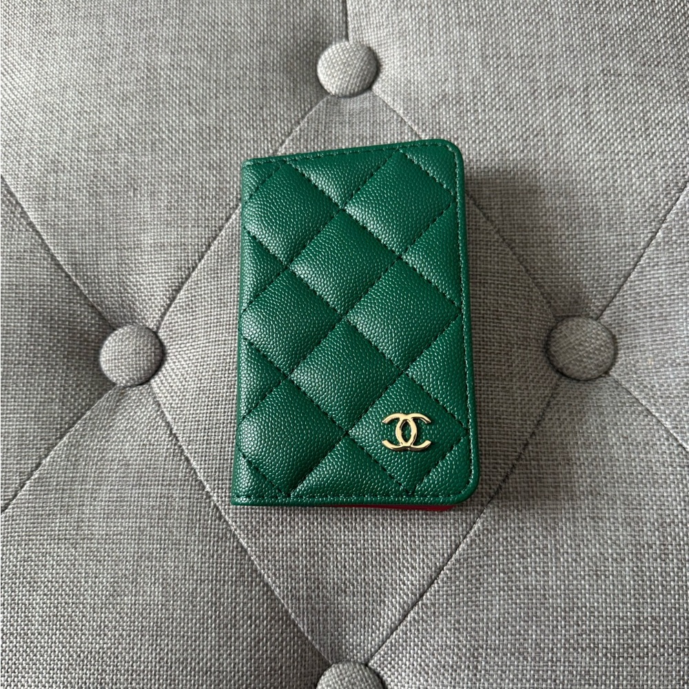 Green Quilted Card Holder